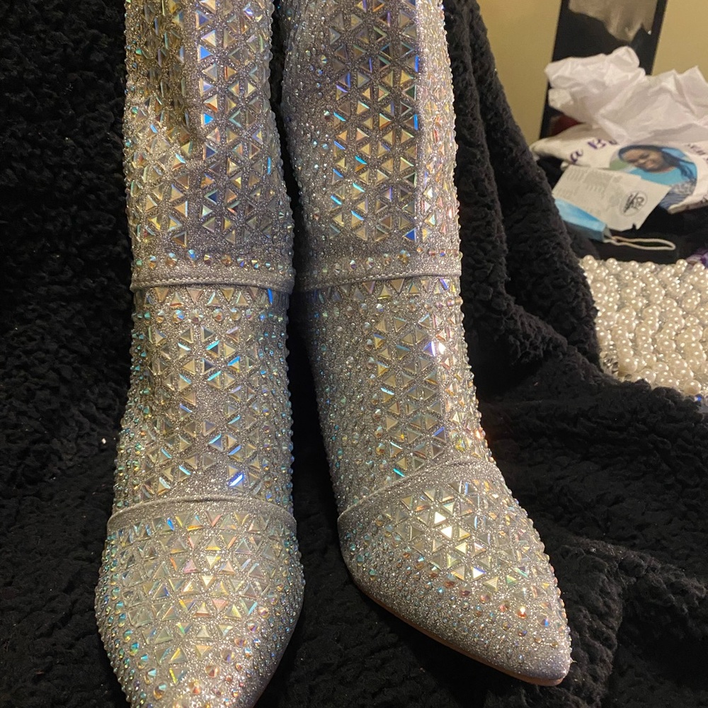Boots - Picture 4 of 7